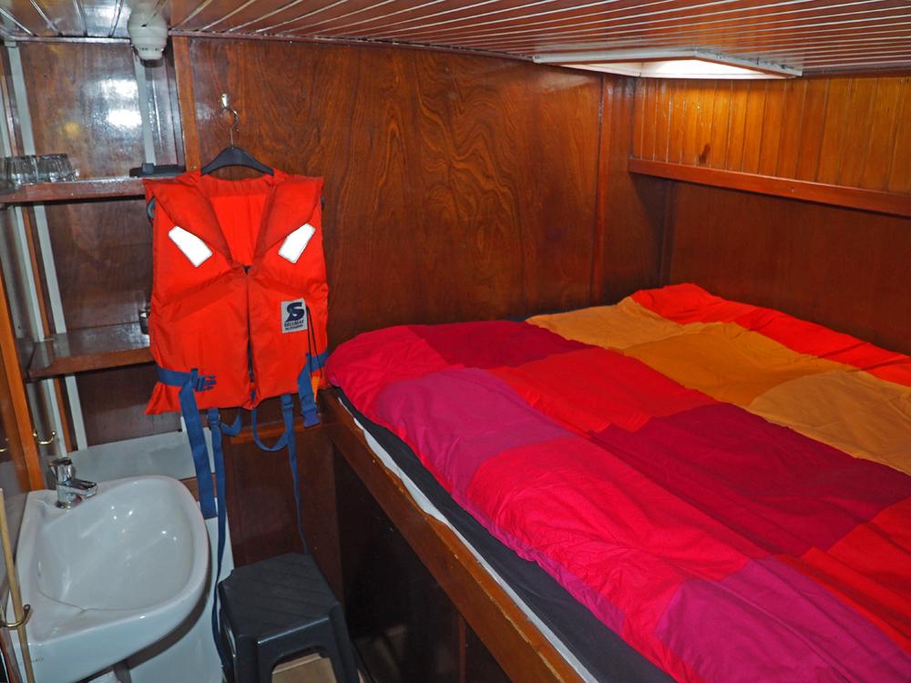 Saloon, Accommodation